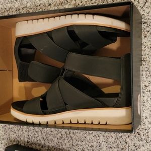 Womens size 7 Dr Scholls velcro sandals